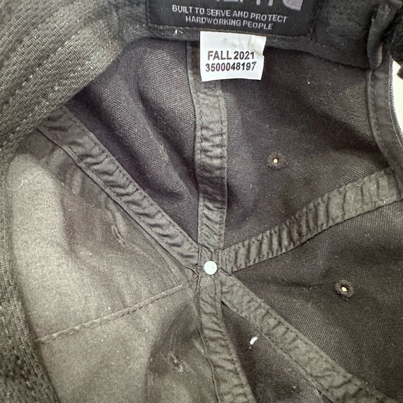 Black Carhartt Hat - Picture 4 of 4